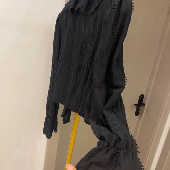 Black top. - Picture 5 of 5